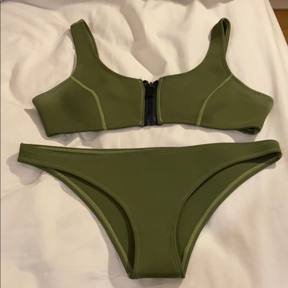 Hoaka swimwear